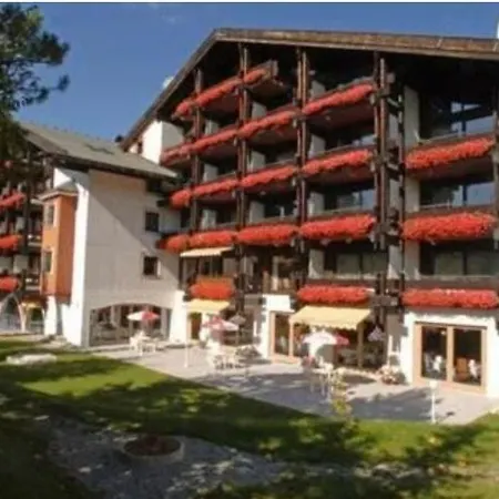 Kronenhotel 3* Ζέεφελντ