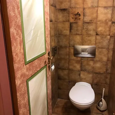 فندق مبيت وإفطار Kronenhotel 3*