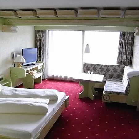 Kronenhotel فندق مبيت وإفطار