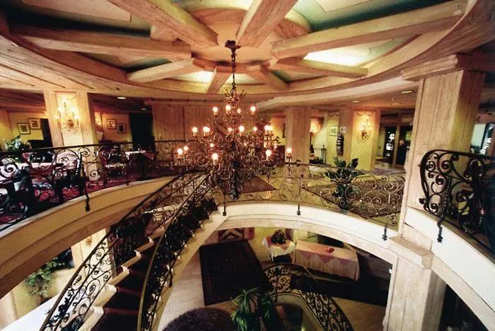 ベッド・アンド・ブレックファスト Kronenhotel 3*