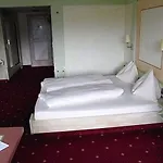 Nocleg ze śniadaniem Kronenhotel